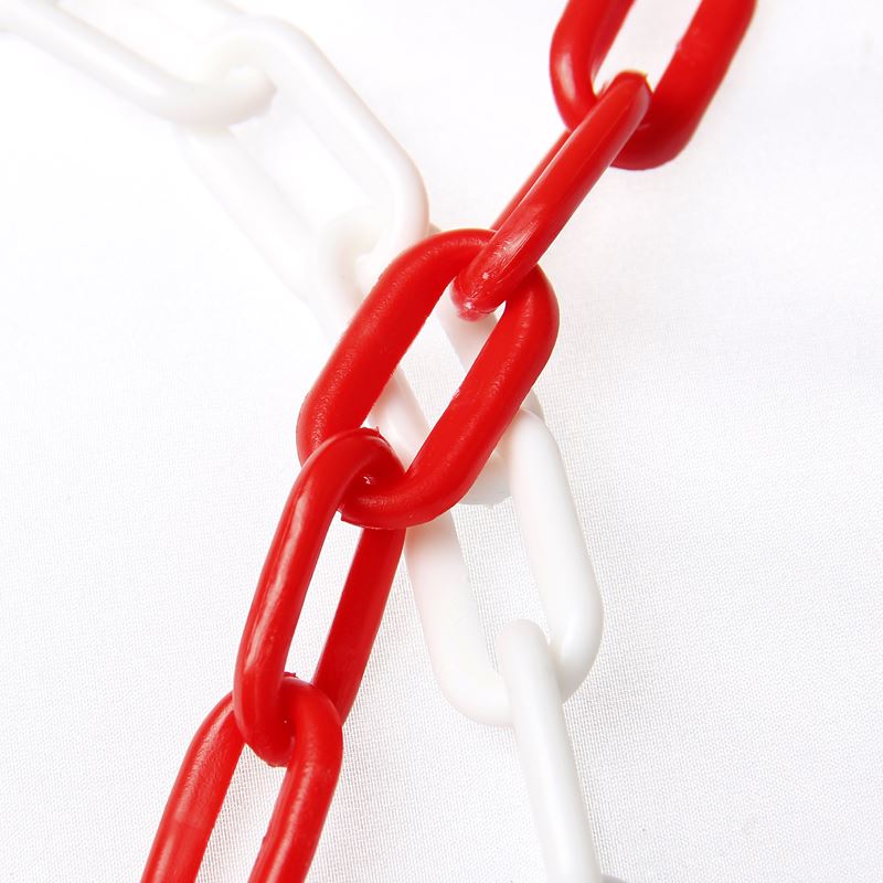 White and Red  Barrier Plastic Chain 6mm 25 meters